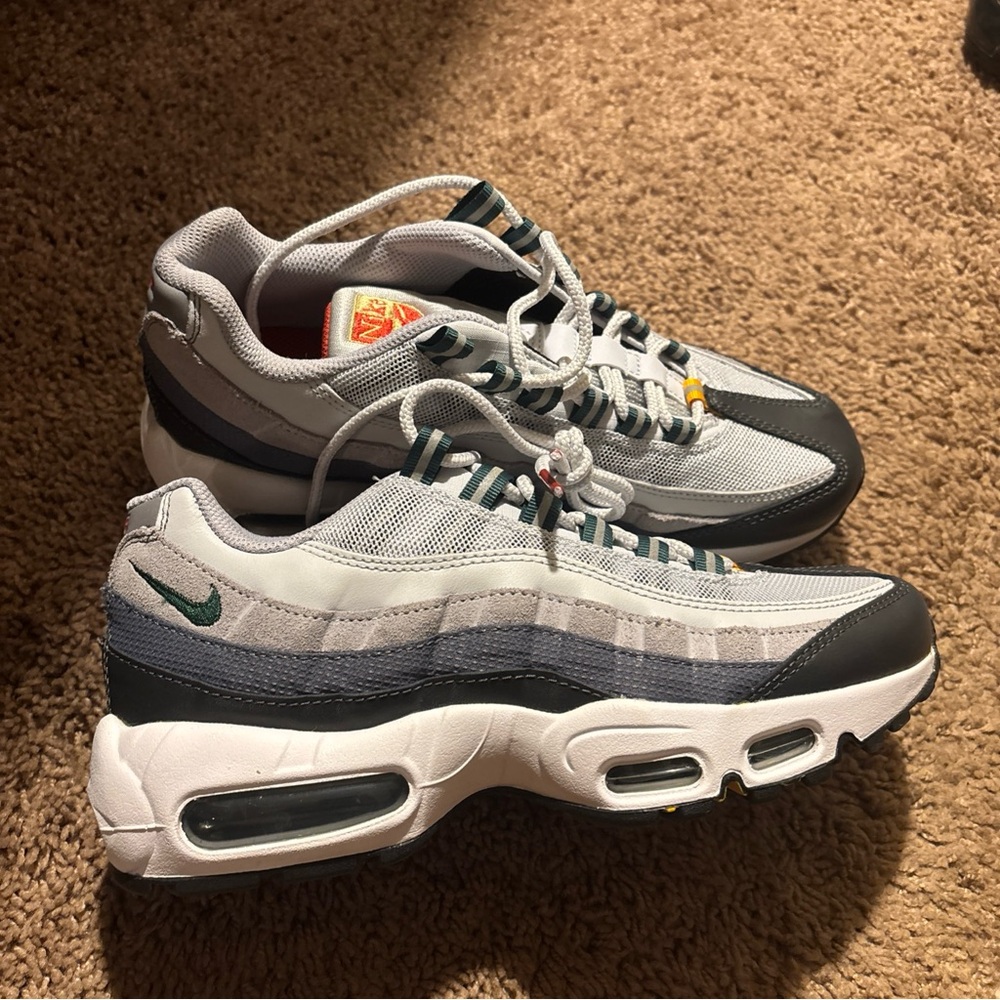 Nike Air Max 95 Men's Shoes - Grey and Black